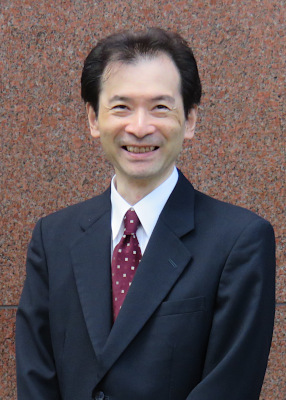 弁理士　岡本　雅至